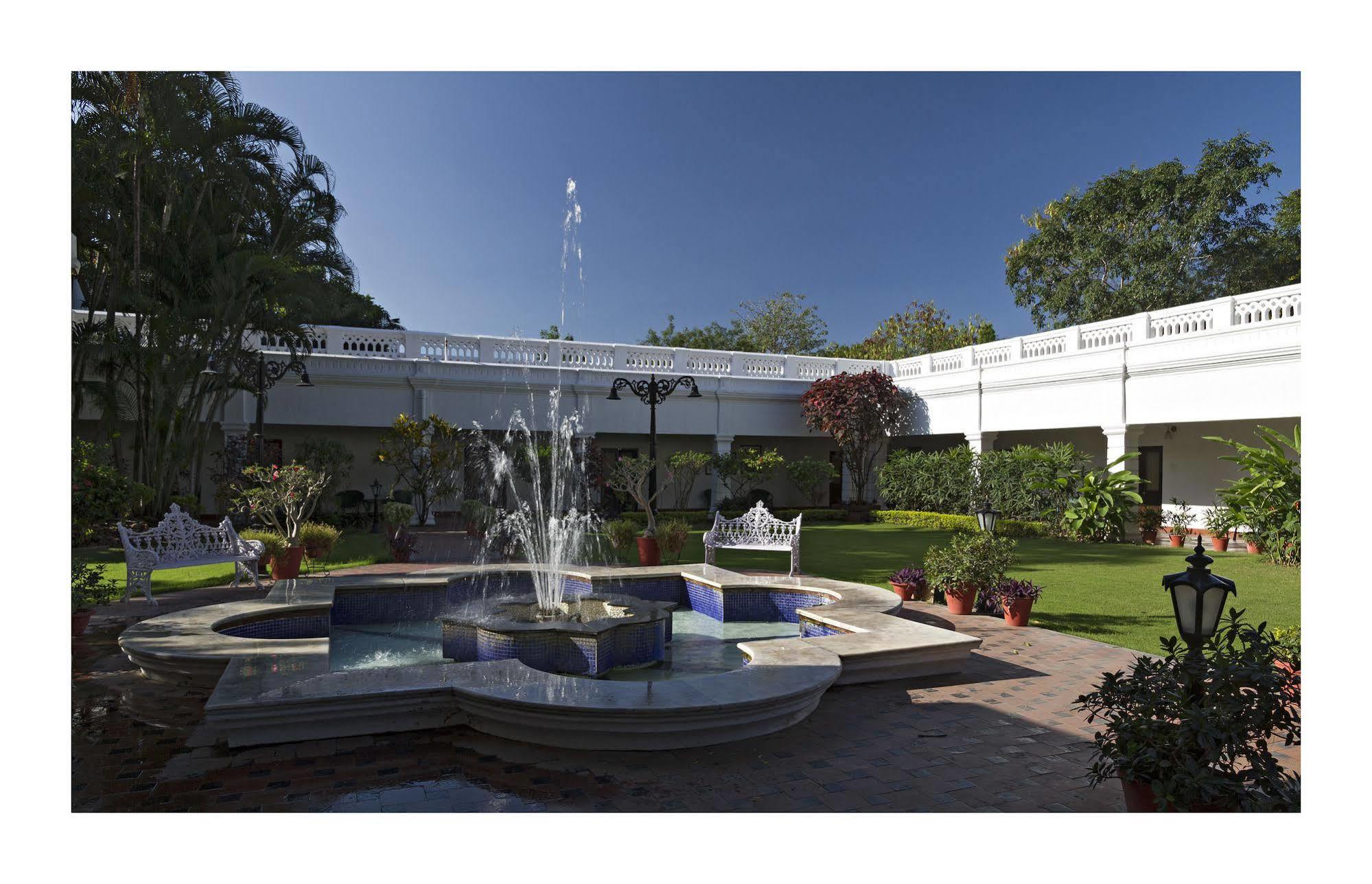 Jehan Numa Palace Hotel Bhopal Exterior foto
